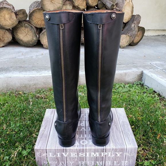 Timeless Frye Black Leather Boots - Picture 7 of 8